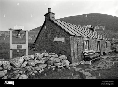 village bay abandoned village houses national trust for scotland st kilda uk gb Stock Photo - Alamy