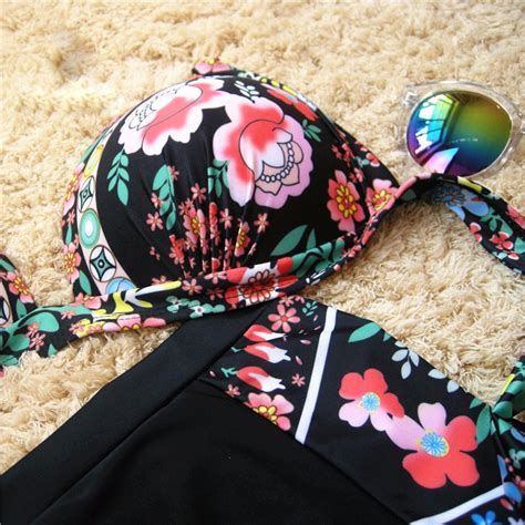 Bikini Str J Wysoki Stan Floral Cudo Czarny Modito
