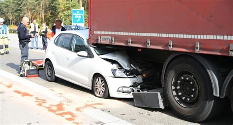 Schwerer Unfall Auf A6 Bei Hockenheim Zwei Fahrstreifen Zeitweise Gesperrt