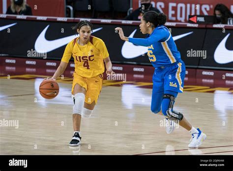 Ucla Vs Usc Hi Res Stock Photography And Images Alamy