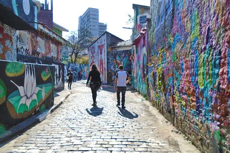 Beco do Batman Uma galeria a céu aberto no bairro mais descolado de