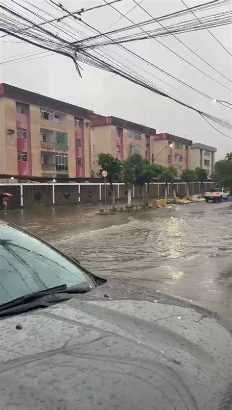 Fortes chuvas causam alagamentos em ruas de Campina Grande Paraíba G1