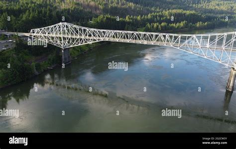 Aerial view of The Bridge of the Gods in Cascade Locks, Oregon Stock ...