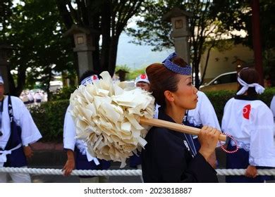 25 Amaterasu Costume Images, Stock Photos & Vectors | Shutterstock