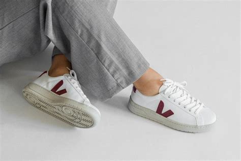 Know Your Size The Veja Sneaker Sizing Guide Sneakerjagers