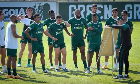 Goi S Encara Santos Buscando Terceira Vit Ria Consecutiva E Subir Ainda