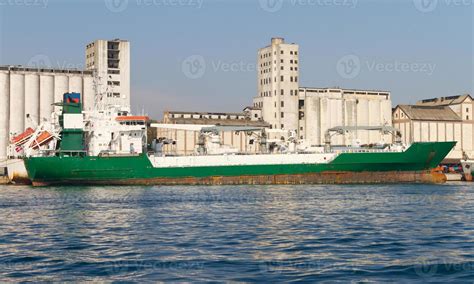 Cargo Ship in port 10836768 Stock Photo at Vecteezy