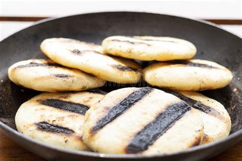 Arepas Comida T Pica Venezolana Y Colombiana Foto De Archivo Imagen