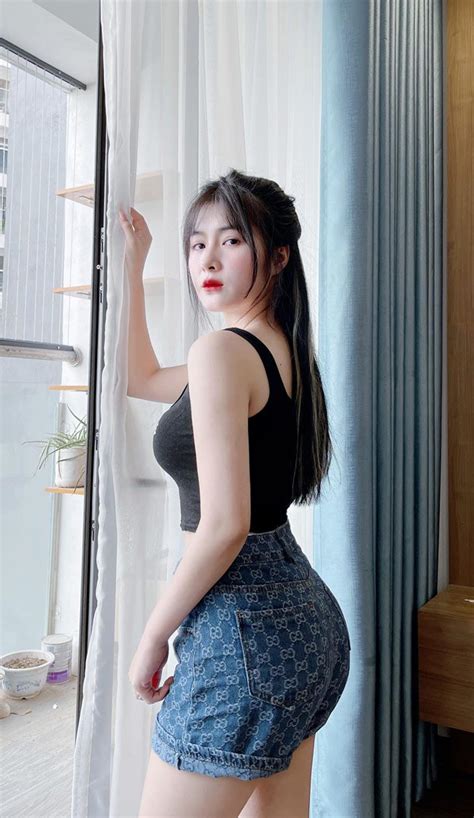 Hot girl Thanh Hóa từng gây sốt với hình ảnh mặc áo dài giờ ra sao