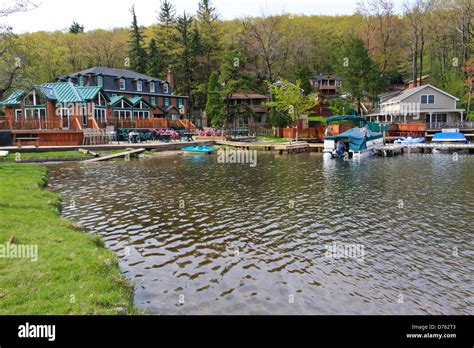 Lake Harmony And Pennsylvania Hi Res Stock Photography And Images Alamy