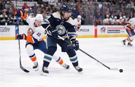 Dobson Scores Go Ahead Goal Islanders Beat Blue Jackets 4 2 To Keep Playoff Hopes Alive