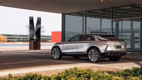 quick   cadillac lyriq specs  battery