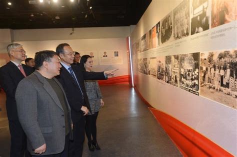 Essays Old Images Of Overseas Chinese Go On Display In Beijing