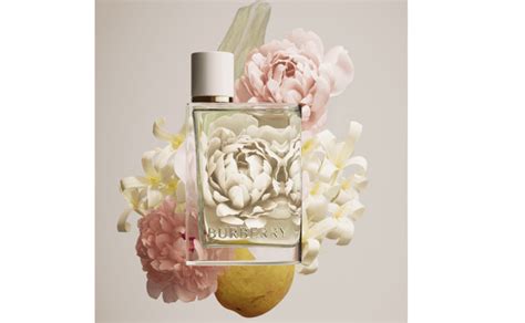 Perfumes Frutales Que Toda Mujer Sofisticada Debe Tener En Su Tocador