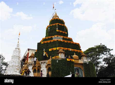 Dagdusheth ganpati pune hi-res stock photography and images - Alamy