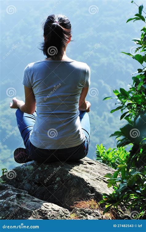 Woman mountain top yoga stock image. Image of girl, outdoors - 27482543