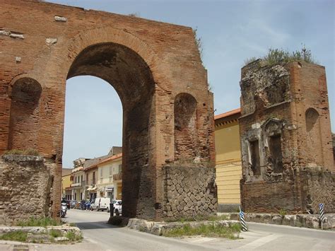 Arco Di Adriano Santa Maria Capua Vetere Lohnt Es Sich Mit Fotos