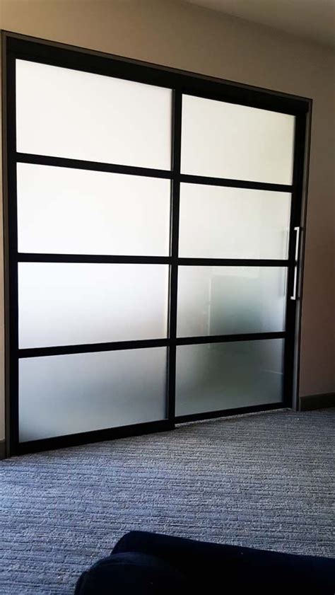 Gridscape® Series Coastal Shower Doors