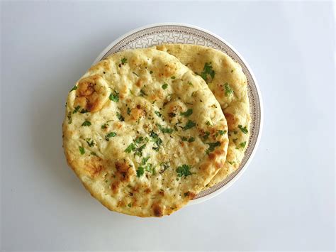 Pains naan au fromage et à lail gourmandiz be