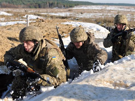 Украинские военные начали отводить силы из Горнальского монастыря ...