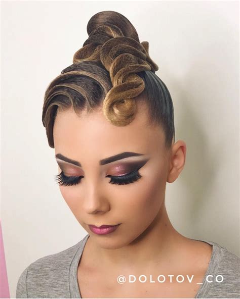 135 Likes 2 Comments Прически Макияж Hair Make up dolotov co on