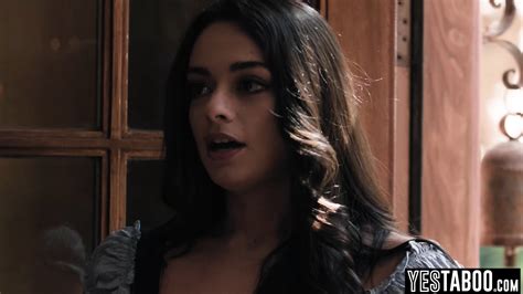 Big Ass Pregnant Surrogate Threesome With Blonde Milf And Husband