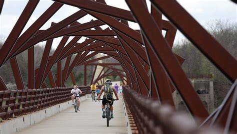 10 Photos A Spring Day On The High Trestle Trail