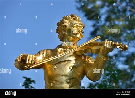 Johann Strauss Denkmal Stadtpark Wien Oesterreich Stock Photo Alamy