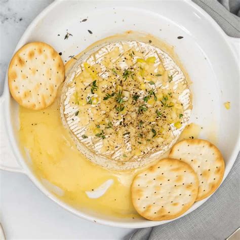 4 Ingredient Baked Brie With Garlic And Thyme Cup Of Zest