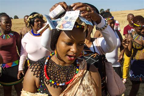 Umemulo Ceremony Isigaba Empilweni Yentombazane Iafrika