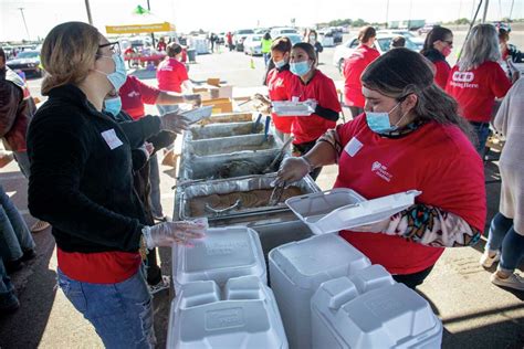 H E B Shares More Than 9000 Meals During Annual Feast