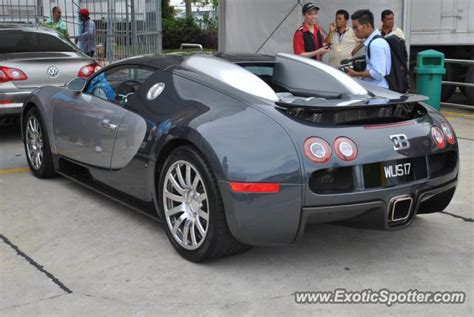 Bugatti Veyron spotted in Kl, Malaysia on 06/23/2011, photo 3