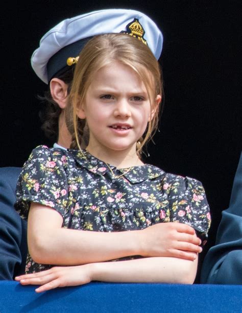 Vidéo La princesse Estelle de Suède au balcon du palais royal à