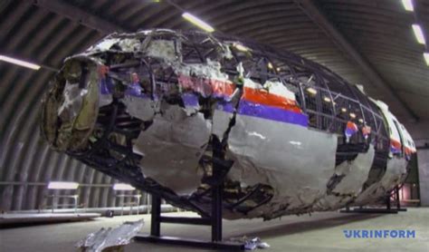 【mh17裁判】裁判官ら、再建された撃墜マレーシア機を視察