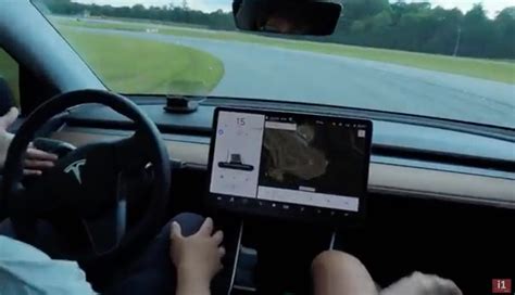 Video Tesla Model Y Unter Autopilot Auf Der Rennstrecke Teslamag De