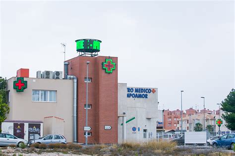 Proyecto Cruces de farmacia LED Letras corpóreas y Pantalla LED