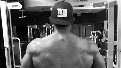 Steve Weatherford S Flexin Photos Gettin Pumped For Football