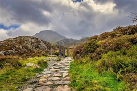 Premium Photo | Snowdonia national park