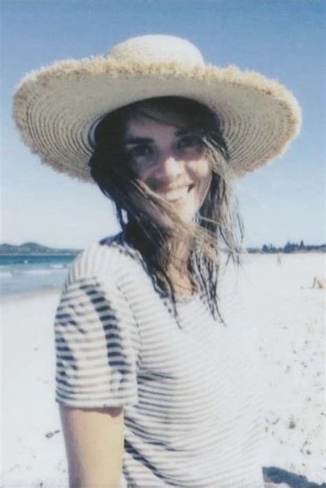 Beach Babe Scrolller