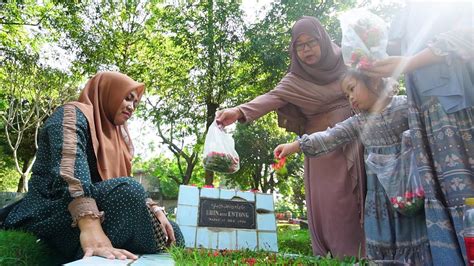 Ziarah Ke Makam Kakek Nenek TPU Munjul Hari Kedua Lebaran 1444H YouTube