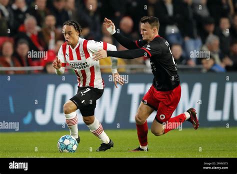 EINDHOVEN Lr Xavi Simons Of PSV Eindhoven Peer Koopmeiners Of Sbv