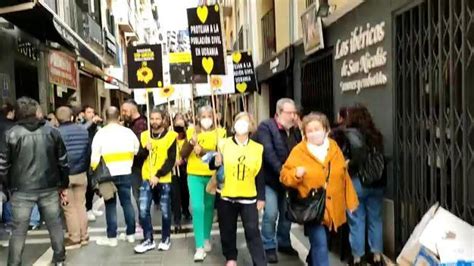 Amnistía Internacional se echa a la calle en Pamplona contra los