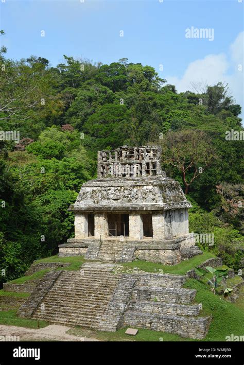 mayan temples mexico Stock Photo - Alamy