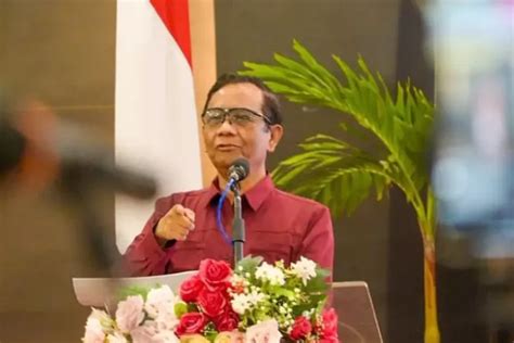 Resmi Jadi Cawapres Ganjar Berikut Profil Mahfud Md Menko Polhukam