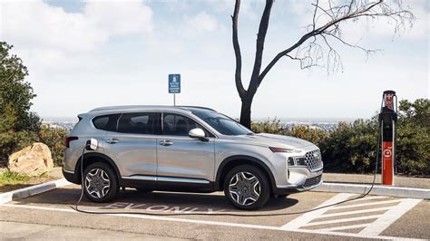 2022 Hyundai Santa Fe Plug In Hybrid Rated At 31 Electric Miles 33 Mpg