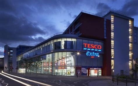 Supermarket Price Wars Tesco Slashes Price Of Milk For First Time In