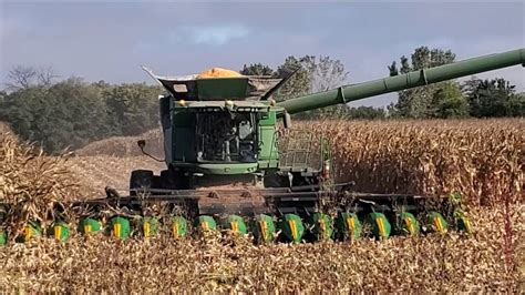 Corn Harvest Donnie Myers Farms Shelling Corn With Row Drago