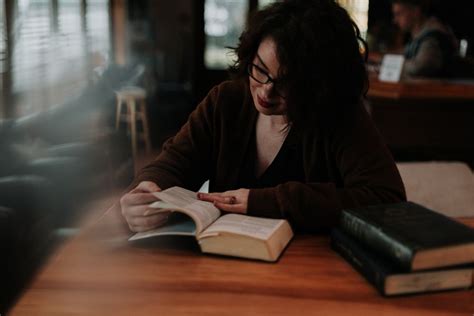 Alasan Harus Membeli Buku Orisinal Dan Stop Buku Bajakan