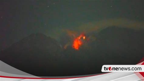 Gunung Semeru Erupsi Semburkan Kolom Abu Tebal Setinggi 800 Meter