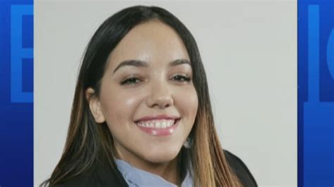 Joven latina de años de edad se convierte en analista financiera de Google Noticias
